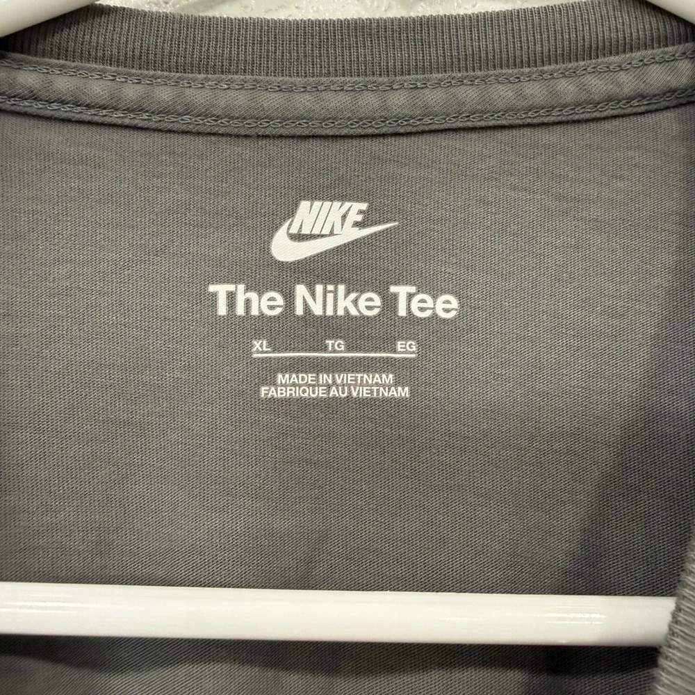 Nike Air Kids XL Gray Long Sleeve‎ Skateboard Shoebox Graphic T-Shirt Cotton